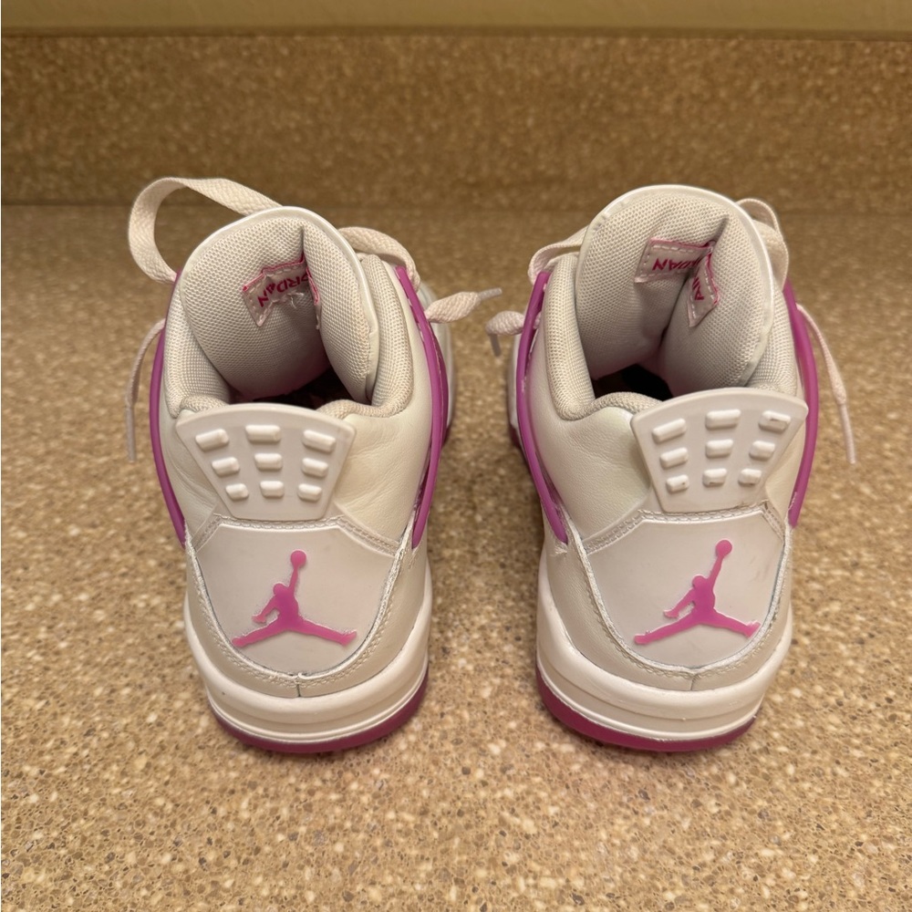 Jordan 4 Retro "Hyper Violet" - Picture 2 of 3